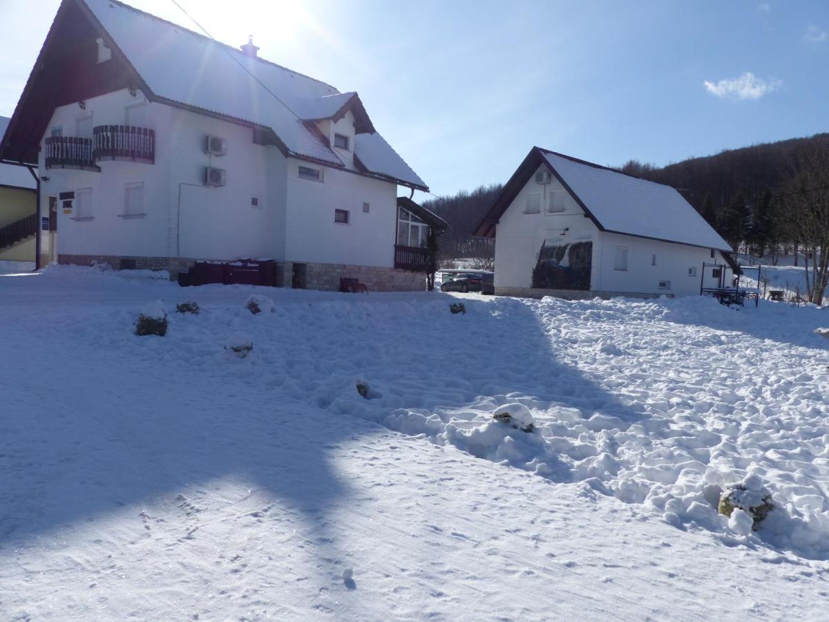 House Pox Hotel Plitvička Jezera Exterior foto