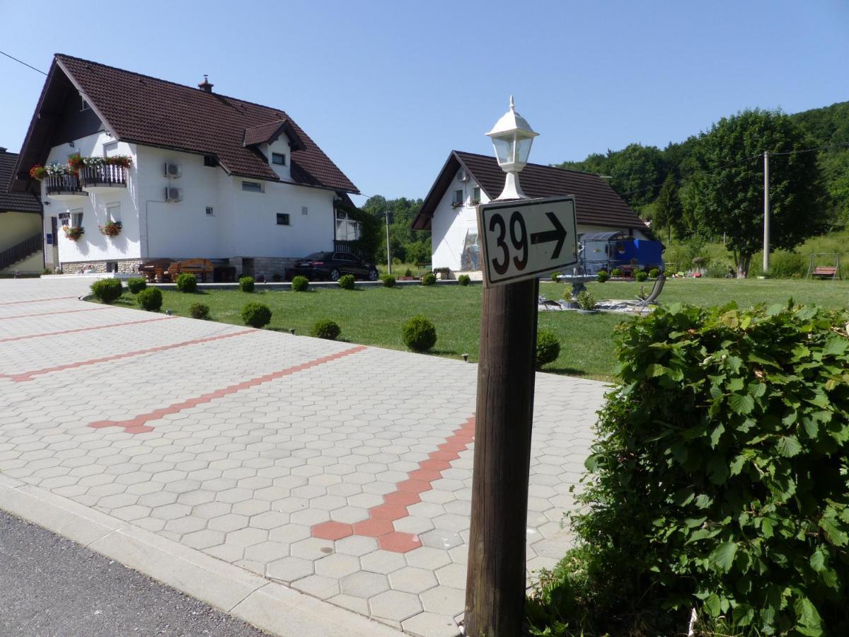 House Pox Hotel Plitvička Jezera Exterior foto