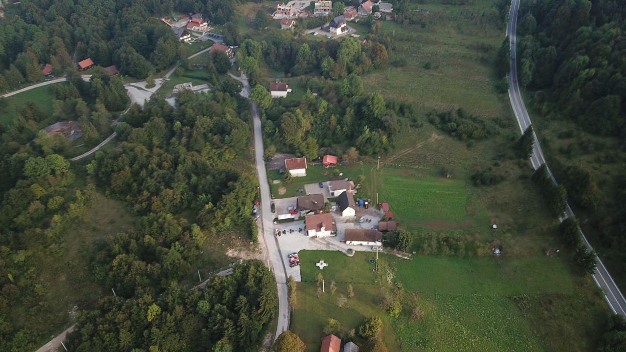 House Pox Hotel Plitvička Jezera Exterior foto